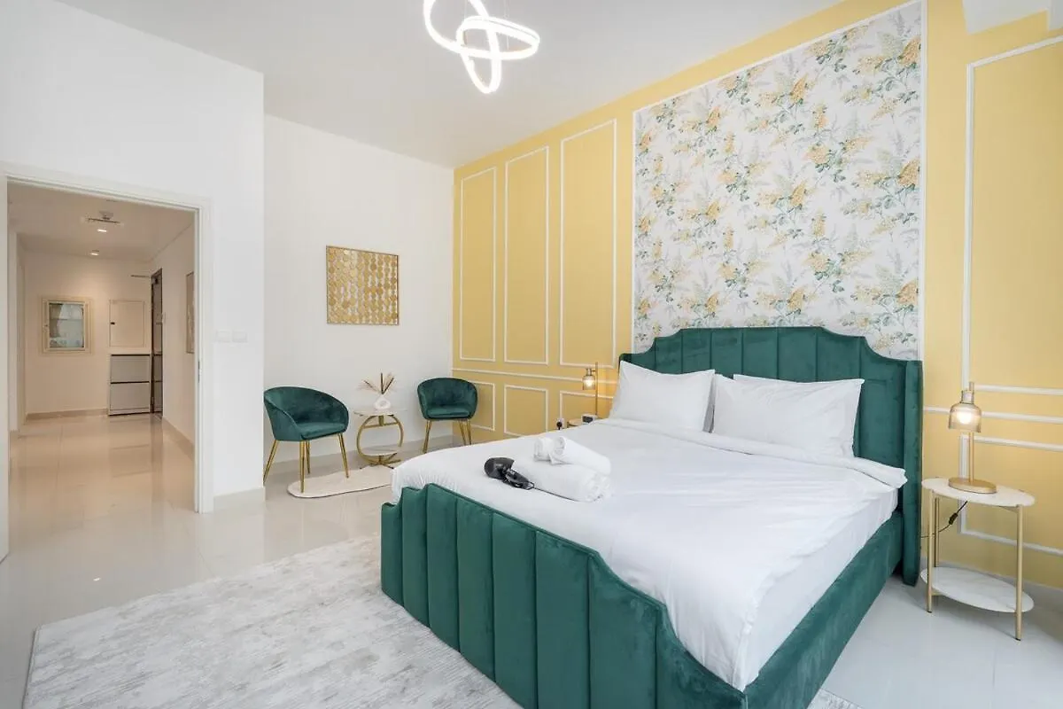 Glamorous 2-Bedroom Retreat In Blvd Crescent Near Dubai Mall Apartment