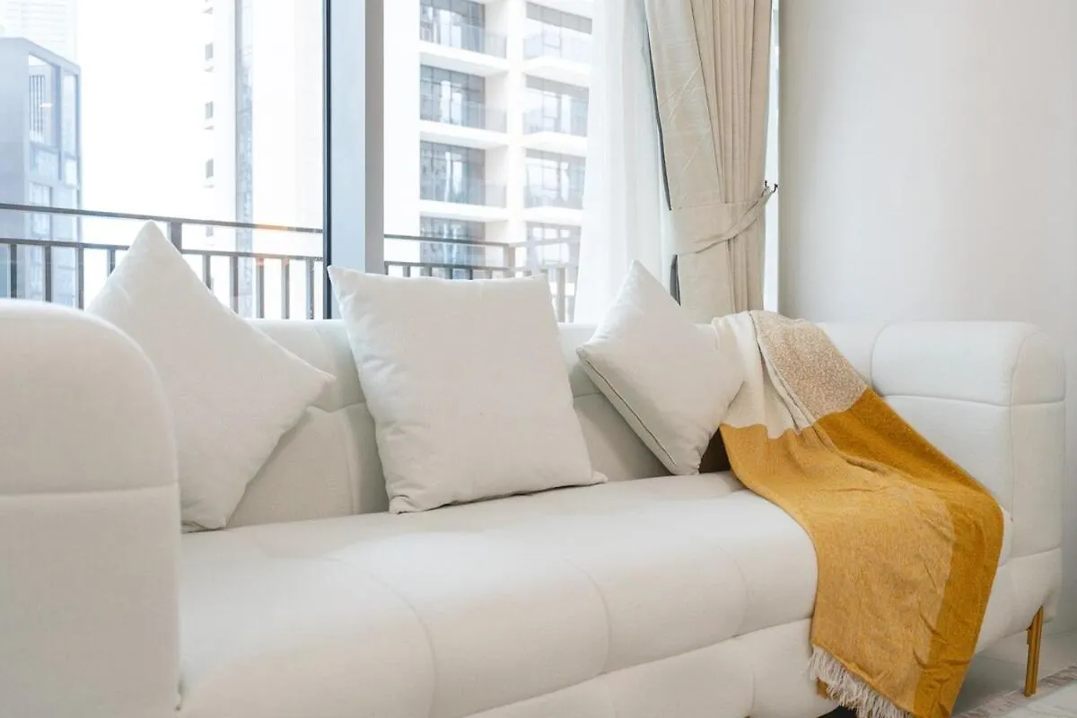 Glamorous 2-Bedroom Retreat In Blvd Crescent Near Dubai Mall Apartment