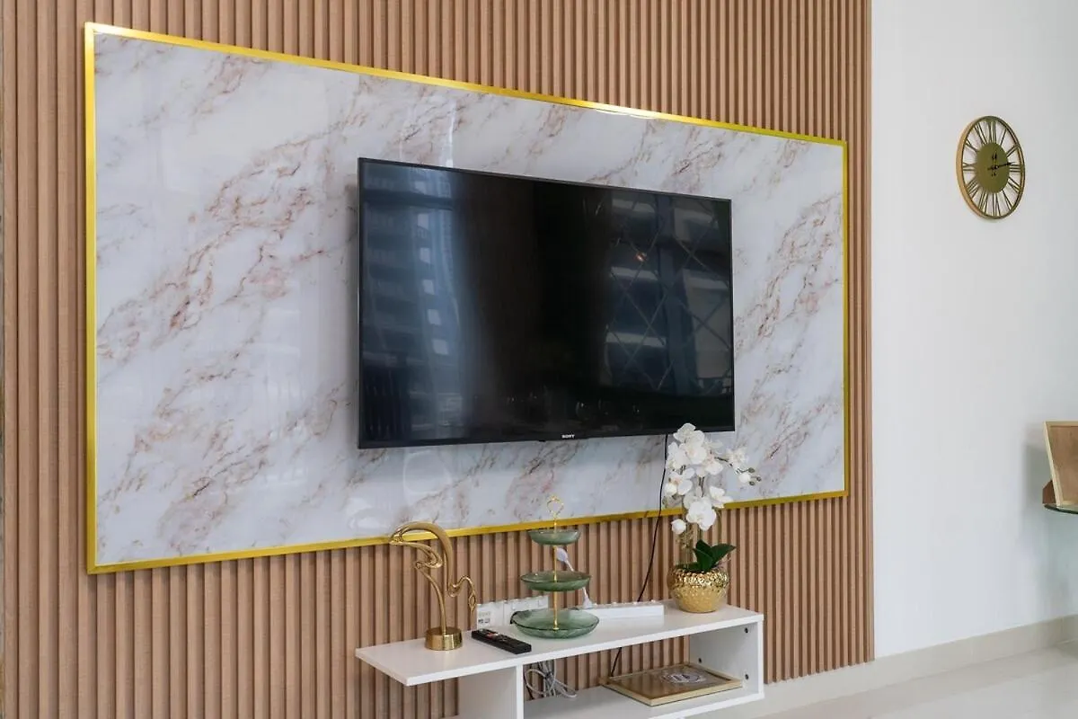 Apartment Glamorous 2-Bedroom Retreat In Blvd Crescent Near Dubai Mall