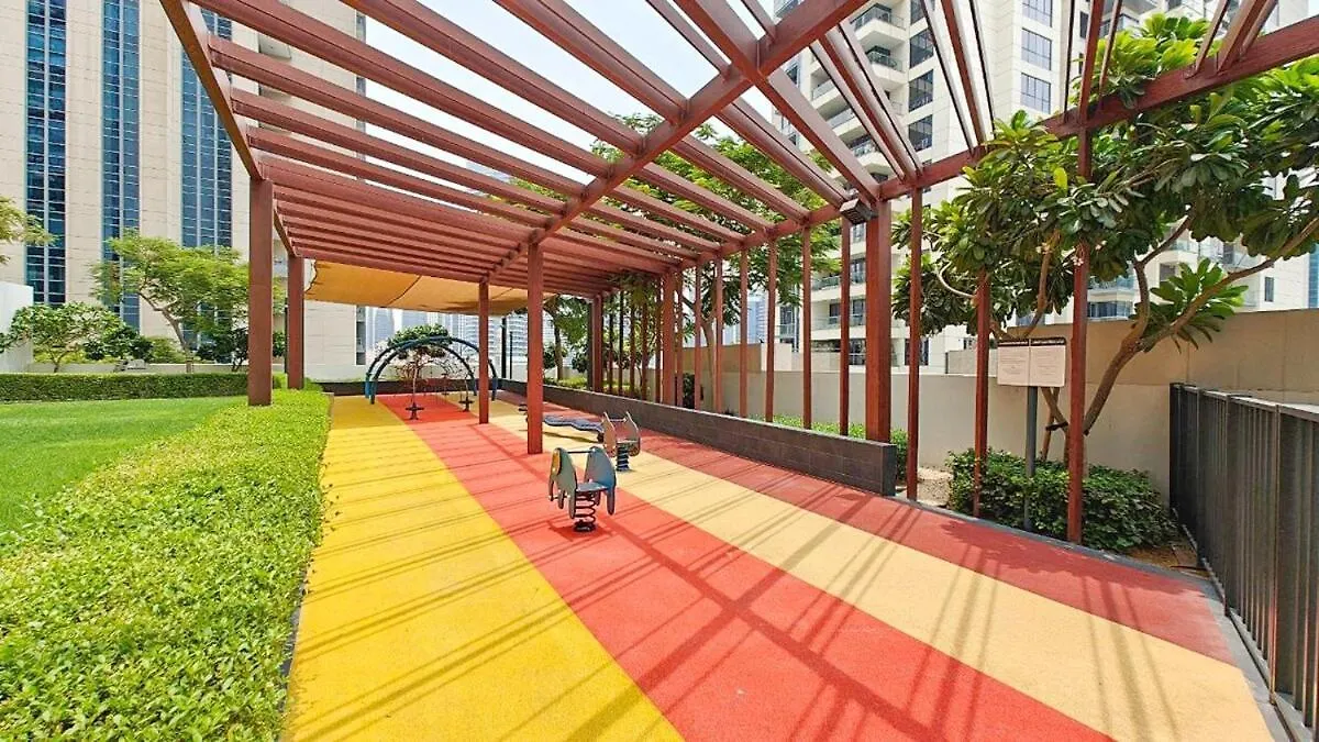 Glamorous 2-Bedroom Retreat In Blvd Crescent Near Dubai Mall