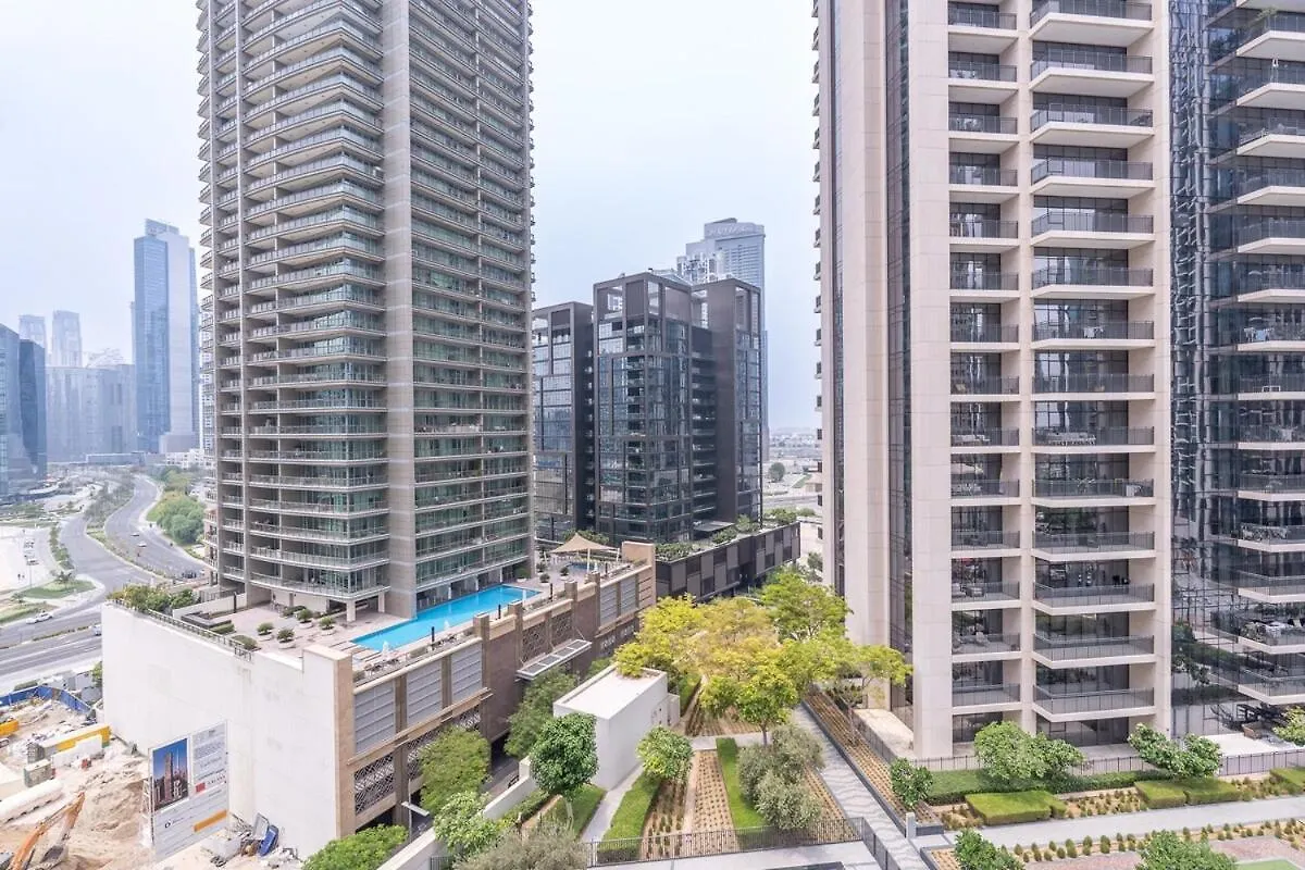 Glamorous 2-Bedroom Retreat In Blvd Crescent Near Dubai Mall