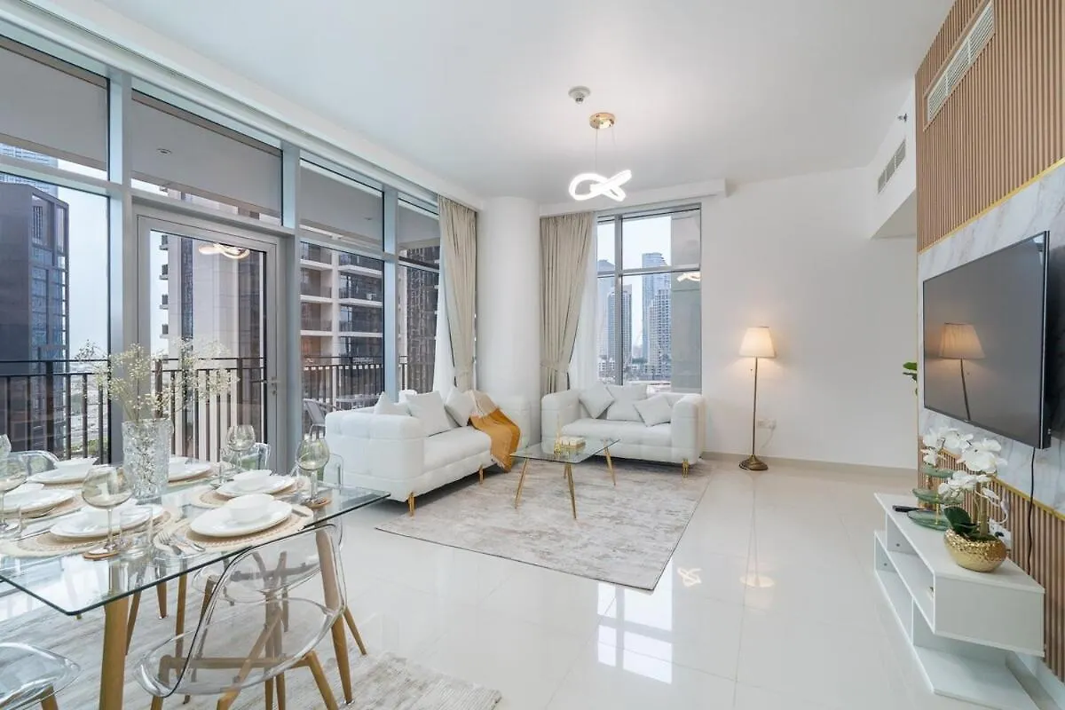 Apartment Glamorous 2-Bedroom Retreat In Blvd Crescent Near Dubai Mall