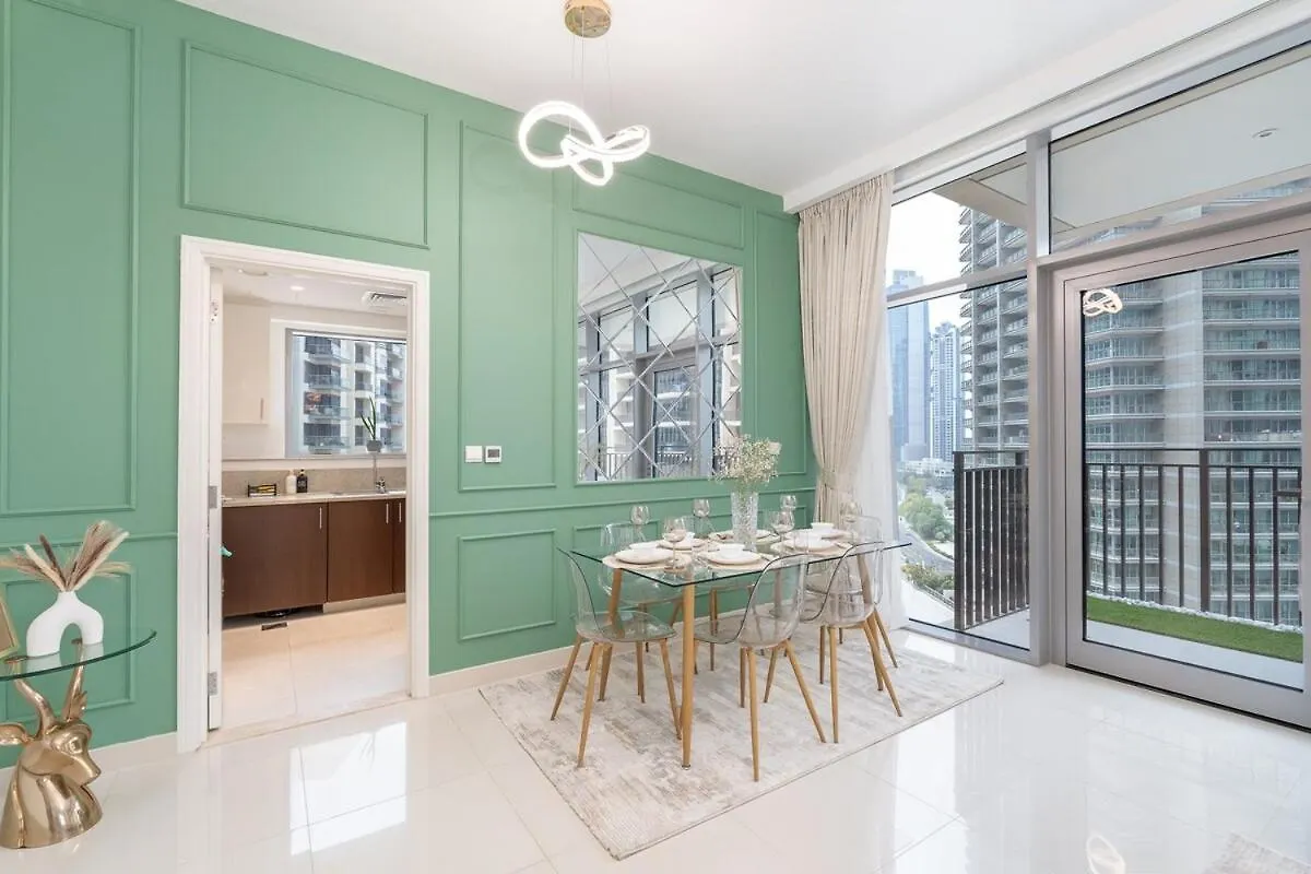 Glamorous 2-Bedroom Retreat In Blvd Crescent Near Dubai Mall Apartment