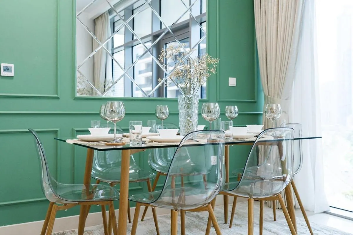 Glamorous 2-Bedroom Retreat In Blvd Crescent Near Dubai Mall United Arab Emirates