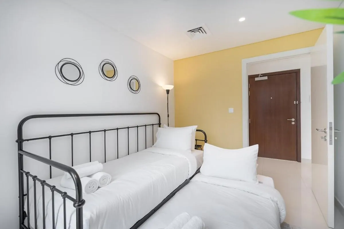 Glamorous 2-Bedroom Retreat In Blvd Crescent Near Dubai Mall United Arab Emirates