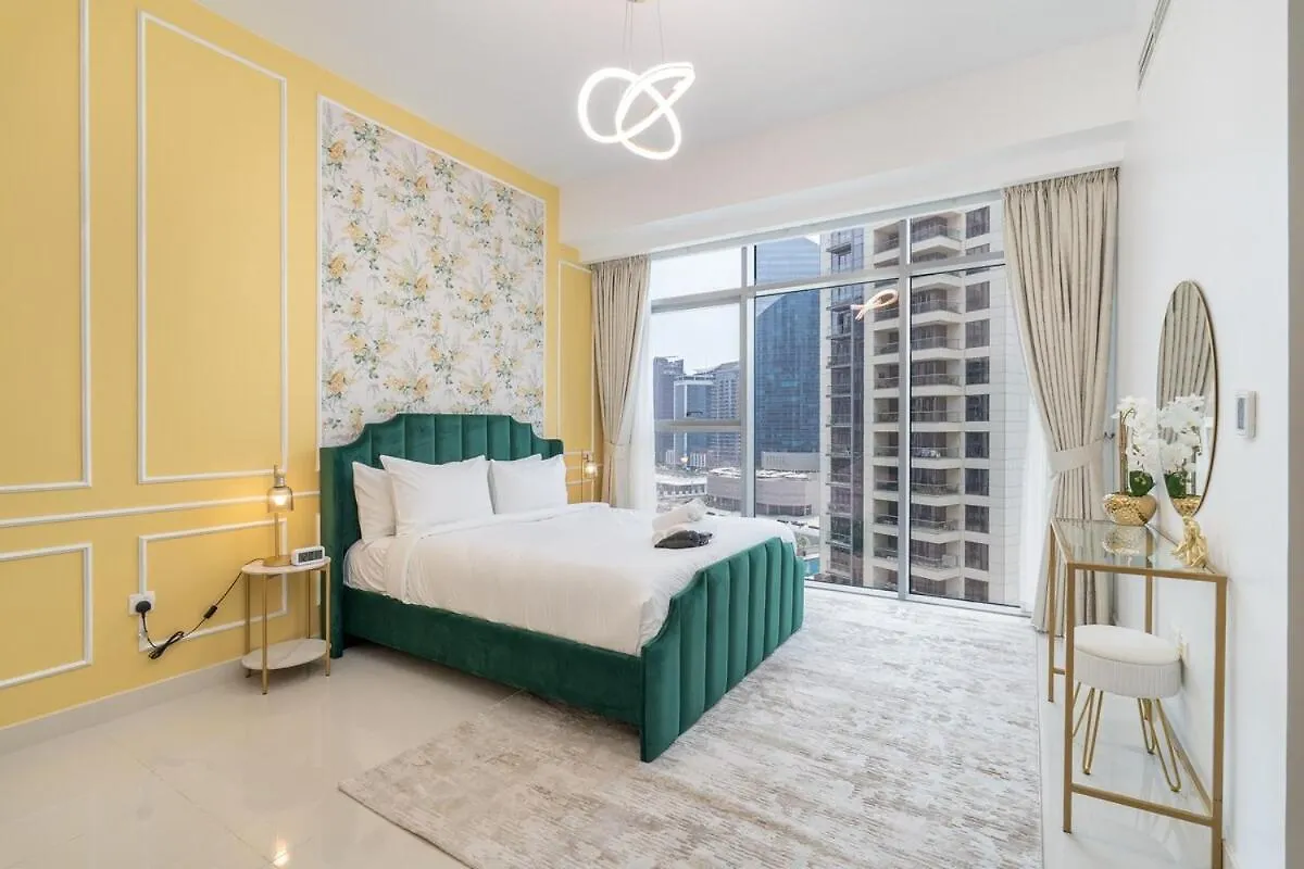 Glamorous 2-Bedroom Retreat In Blvd Crescent Near Dubai Mall