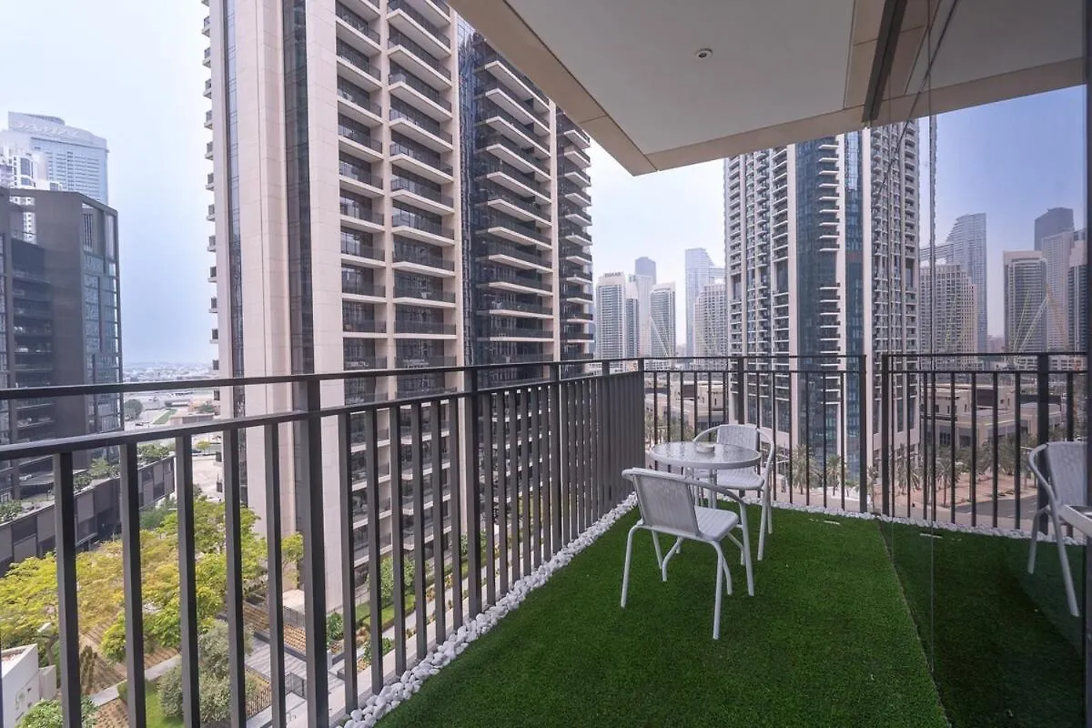 Glamorous 2-Bedroom Retreat In Blvd Crescent Near Dubai Mall 0*,  United Arab Emirates